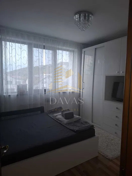 Apartament semidecomandat 3 camere + Parcare | Grigorescu