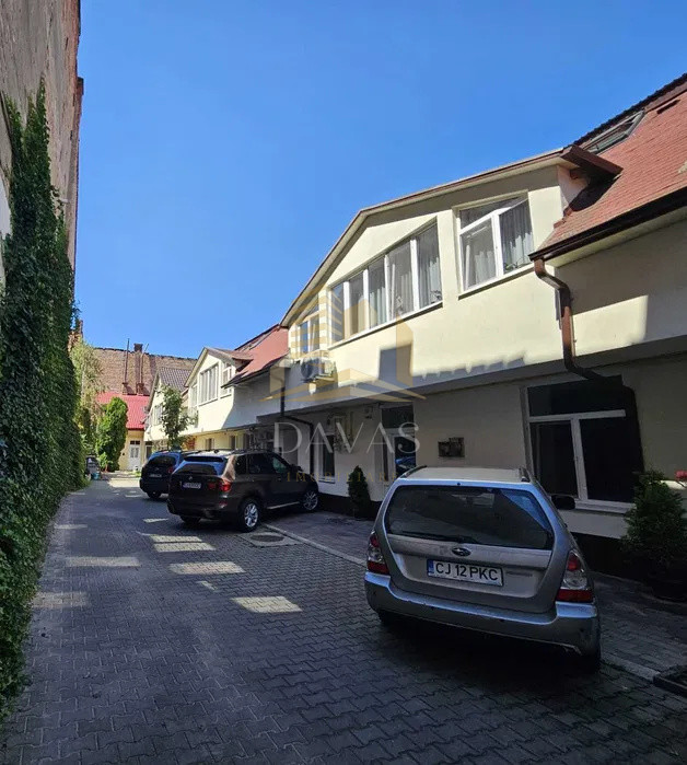 Apartament 3 camere semidecomandat |CENTRU | ULTRAFINISAT