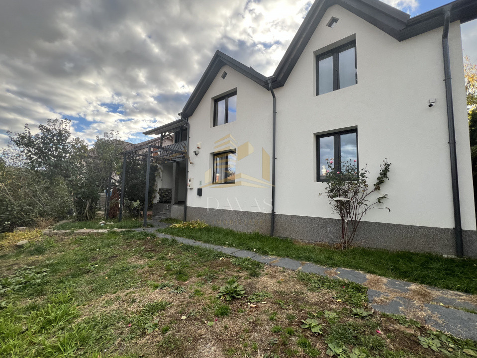 Casa cu finisaje moderne | Dambul Rotund | 6 camere