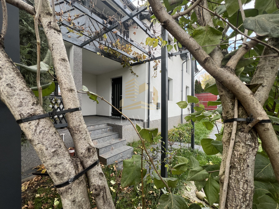 Casa cu finisaje moderne | Dambul Rotund | 6 camere