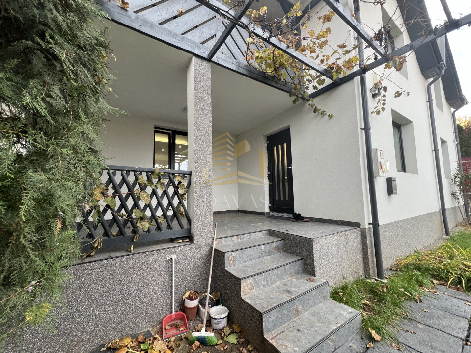 Casa cu finisaje moderne | Dambul Rotund | 6 camere