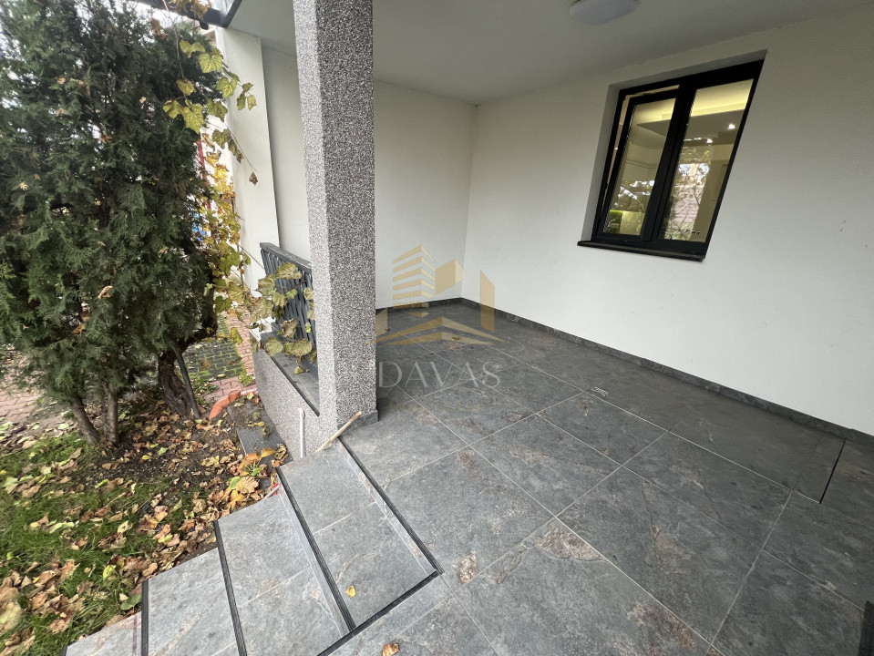 Casa cu finisaje moderne | Dambul Rotund | 6 camere