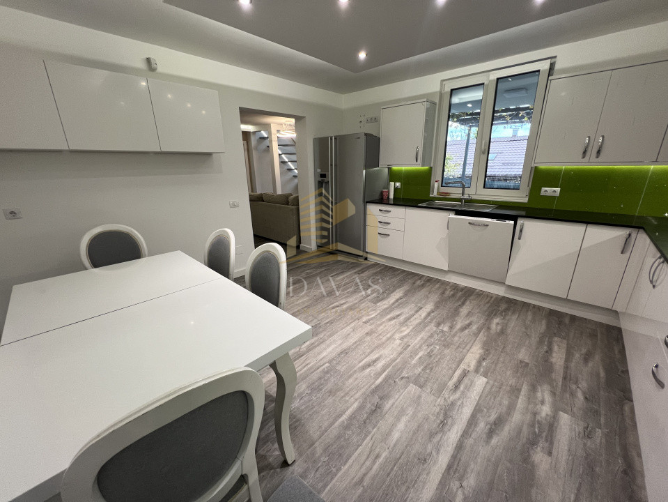 Casa cu finisaje moderne | Dambul Rotund | 6 camere