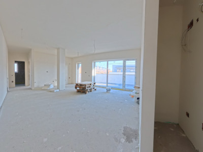 Penthouse de 3 camere semidecomandat - Parcare | Baciu 