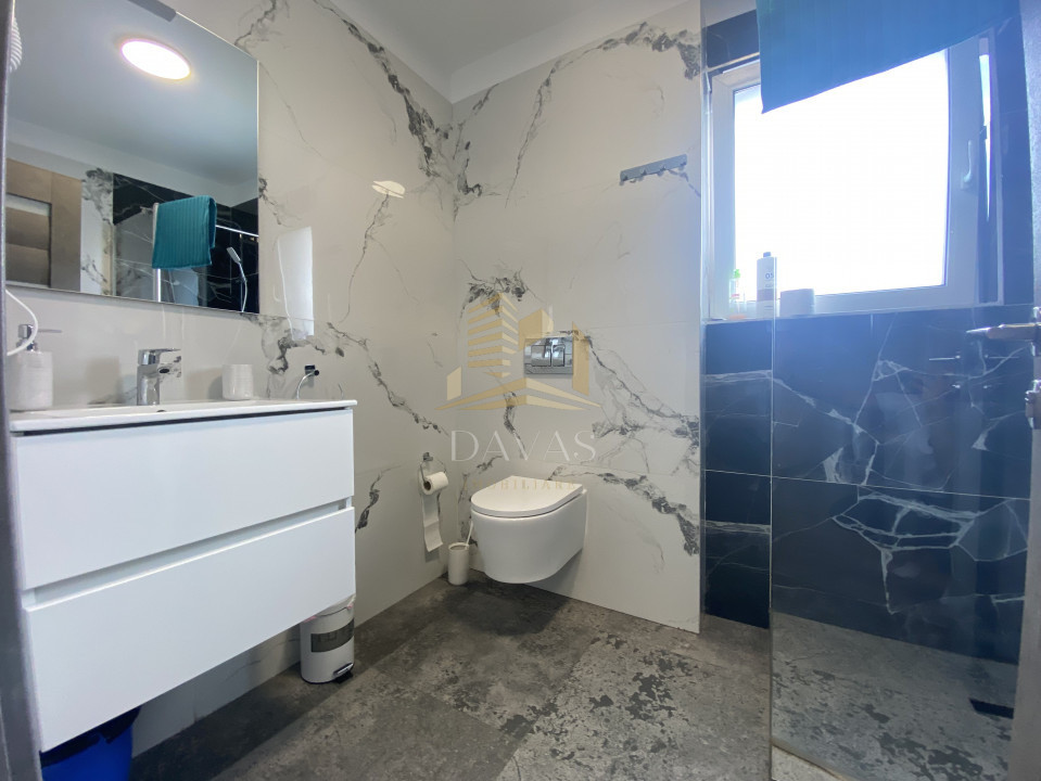 Apartament 3 camere semidecomandate| zona Vivo | Etaj intermediar | Parcare