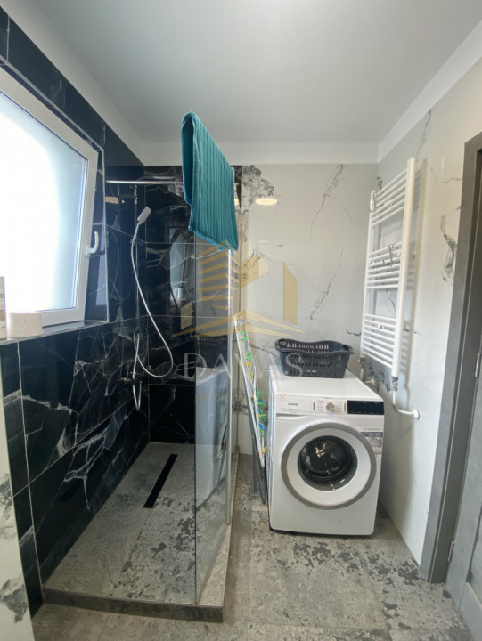 Apartament 3 camere semidecomandate| zona Vivo | Etaj intermediar | Parcare