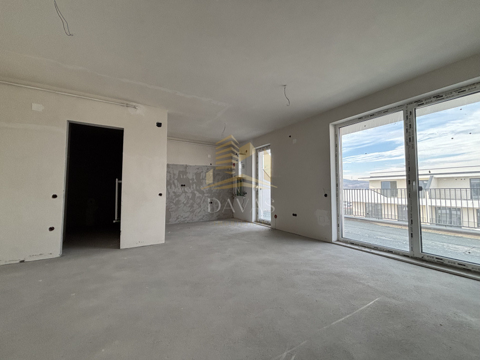 Penthouse de 3 camere semidecomandat | Florești 