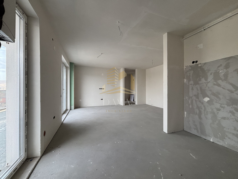 Penthouse de 3 camere semidecomandat | Florești 