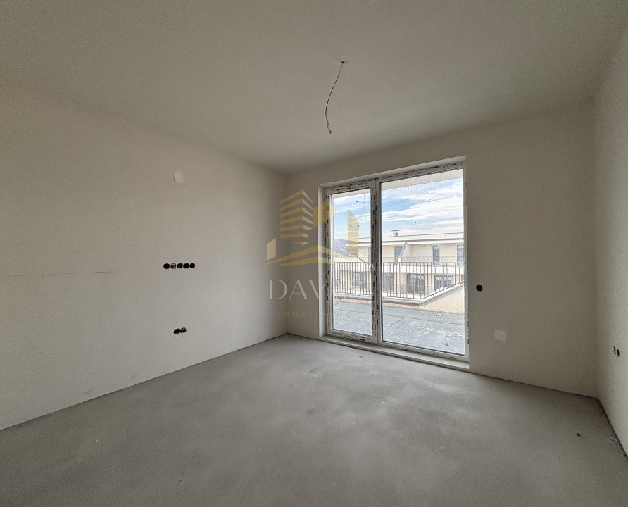 Penthouse de 3 camere semidecomandat | Florești 