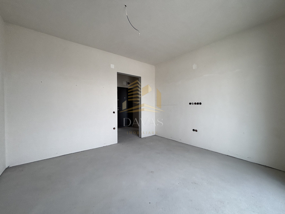 Penthouse de 3 camere semidecomandat | Florești 