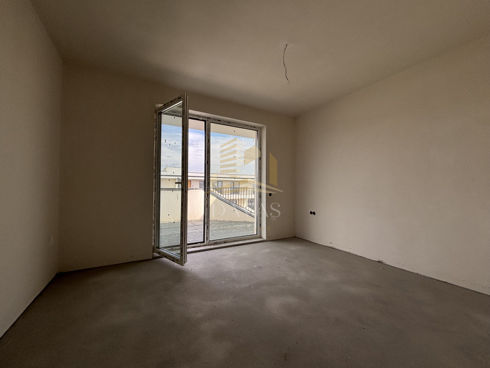 Penthouse de 3 camere semidecomandat | Florești 