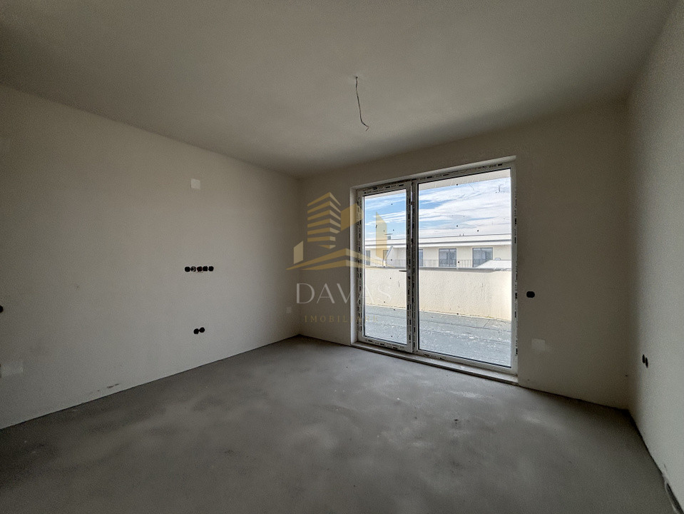 Penthouse de 3 camere semidecomandat | Florești 