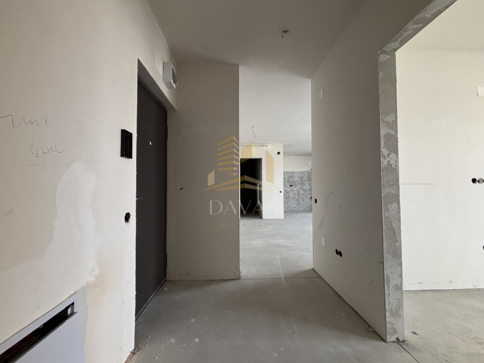 Penthouse de 3 camere semidecomandat | Florești 