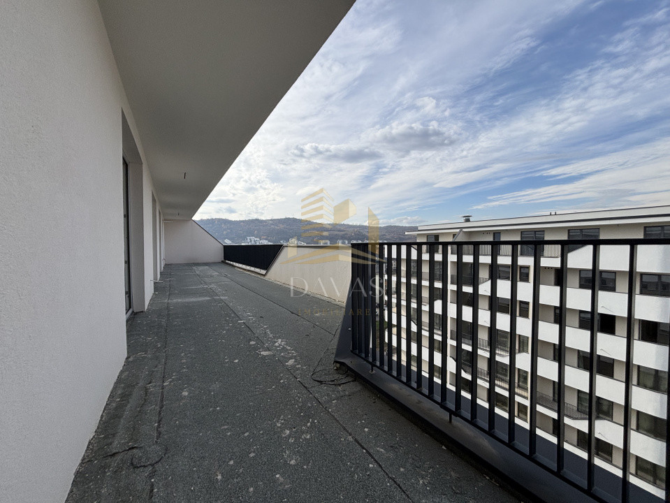 Penthouse de 3 camere semidecomandat | Florești 