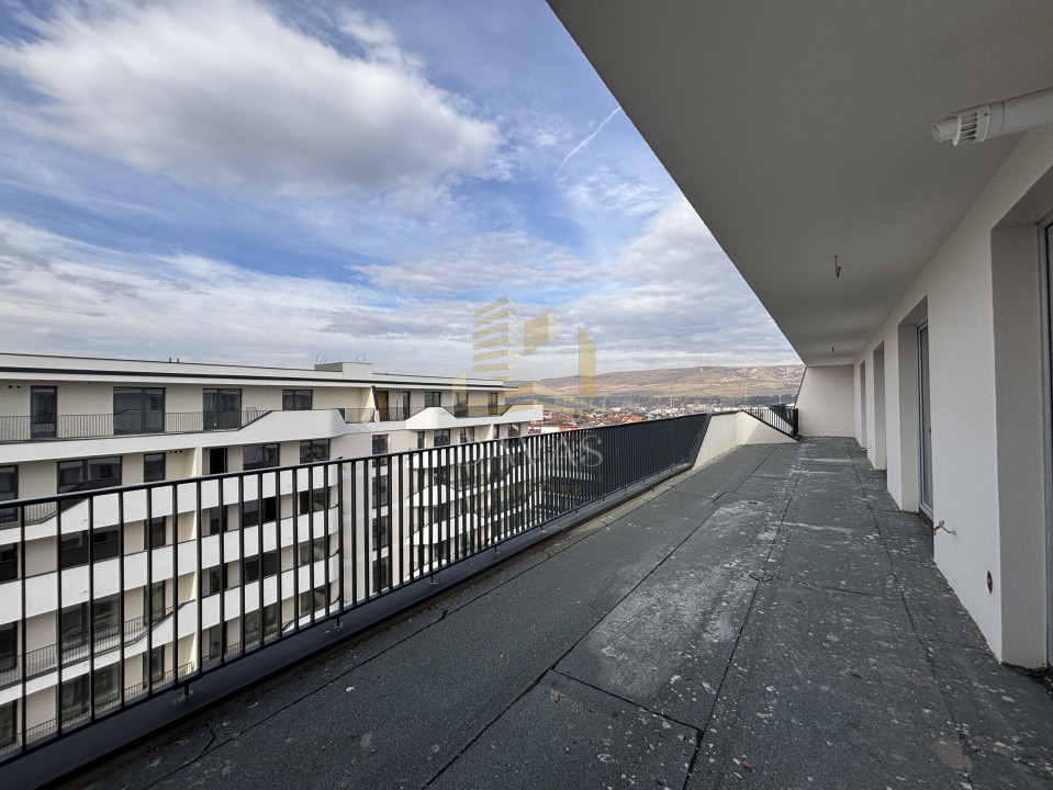 Penthouse de 3 camere semidecomandat | Florești 