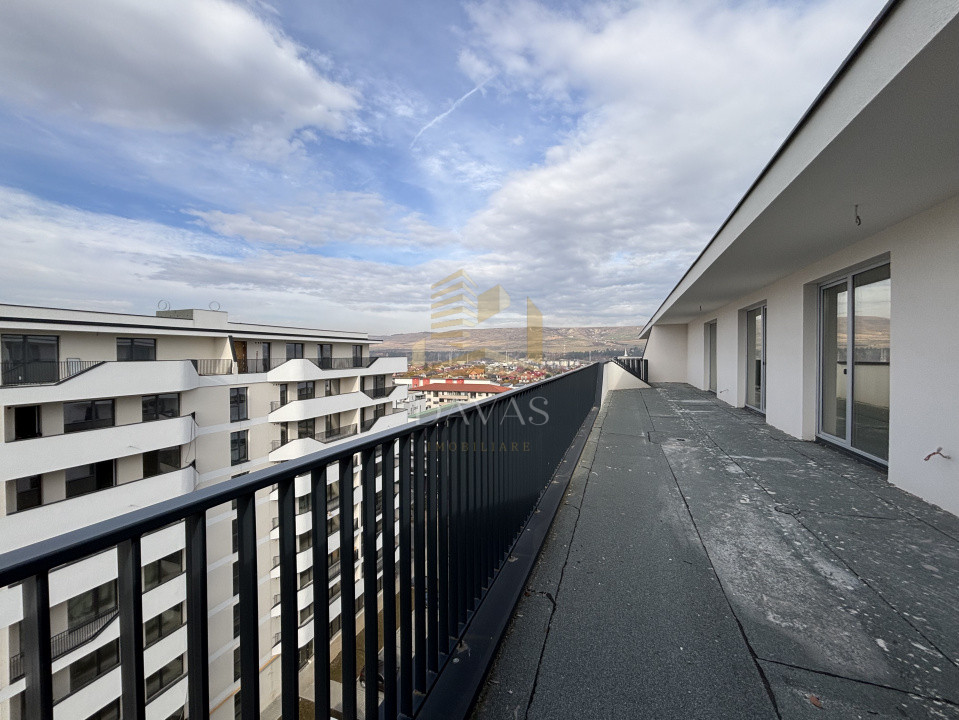 Penthouse de 3 camere semidecomandat | Florești 