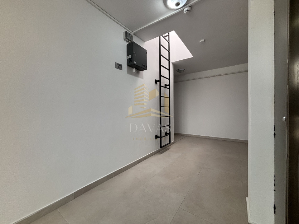 Penthouse de 3 camere semidecomandat | Florești 