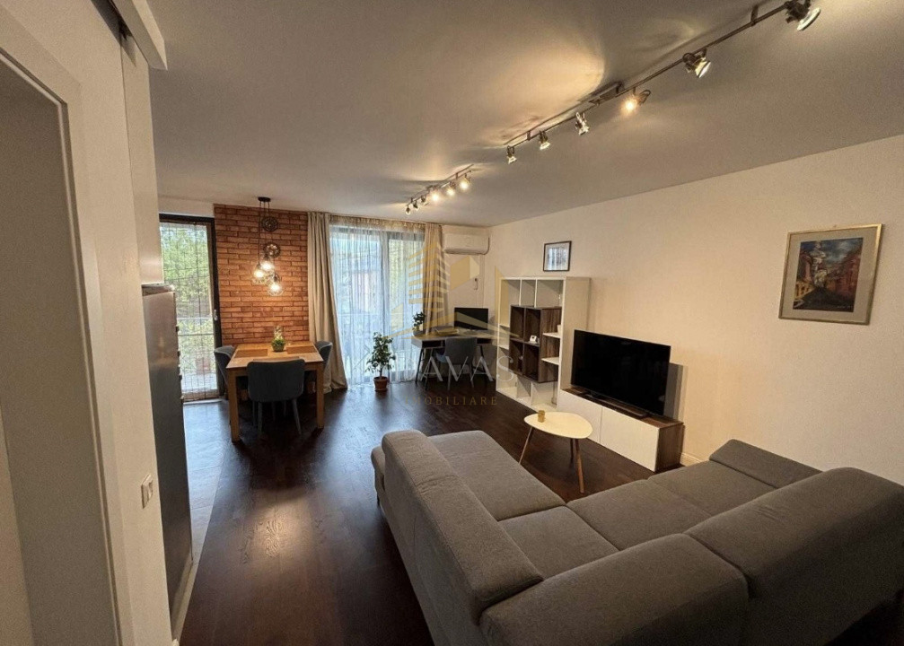 Apartament de 3 camere semidecomandat | Andrei Muresanu 