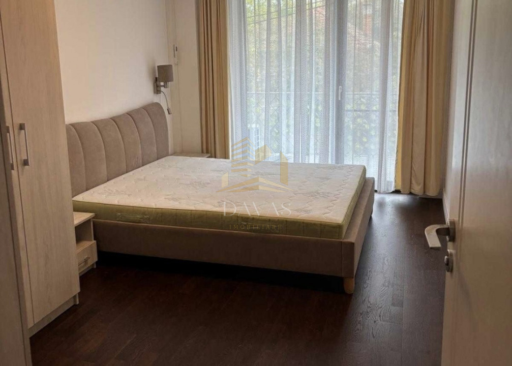 Apartament de 3 camere semidecomandat | Andrei Muresanu 