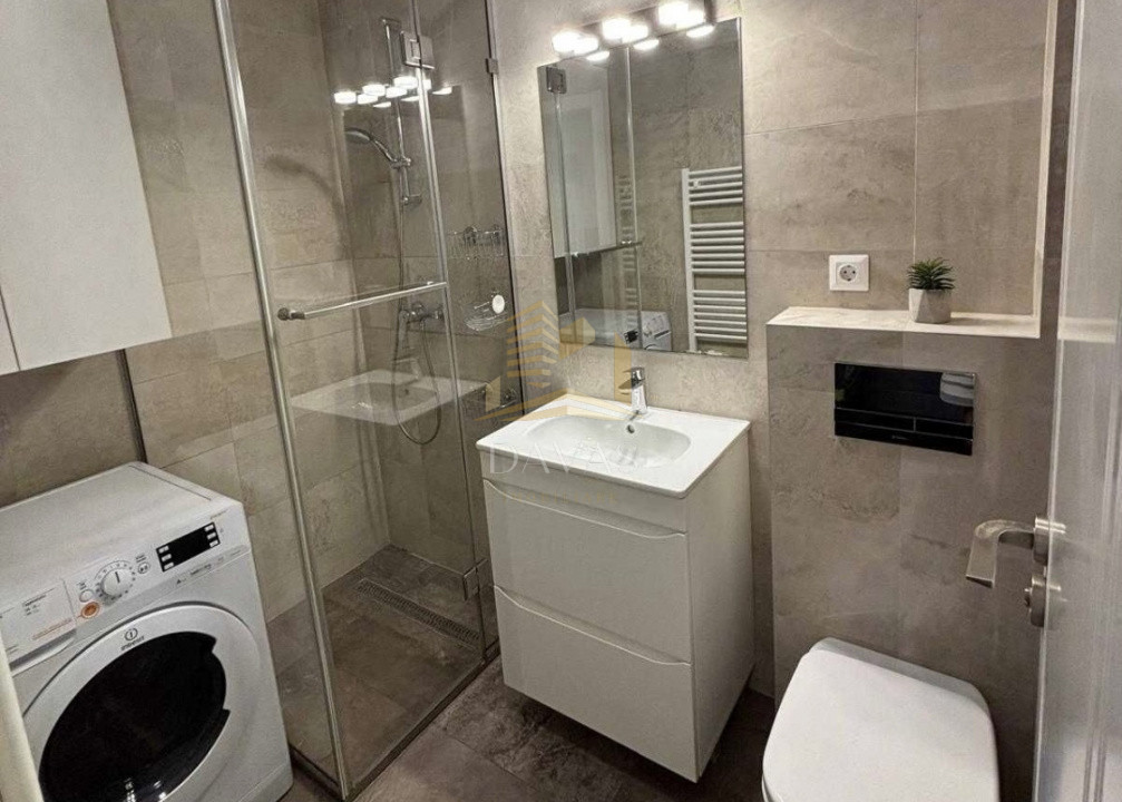 Apartament de 3 camere semidecomandat | Andrei Muresanu 