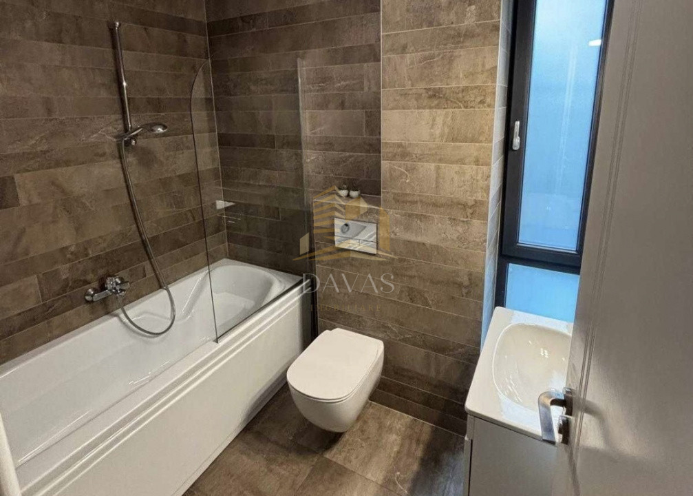 Apartament de 3 camere semidecomandat | Andrei Muresanu 