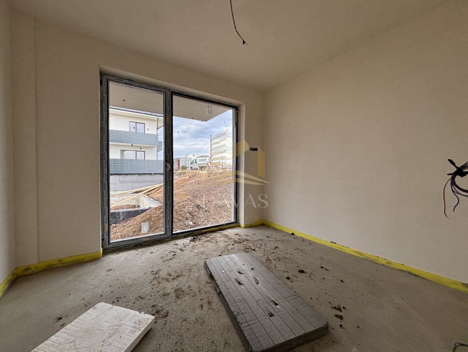 Apartament de 3 camere semidecomandat | Bloc nou Baciu 