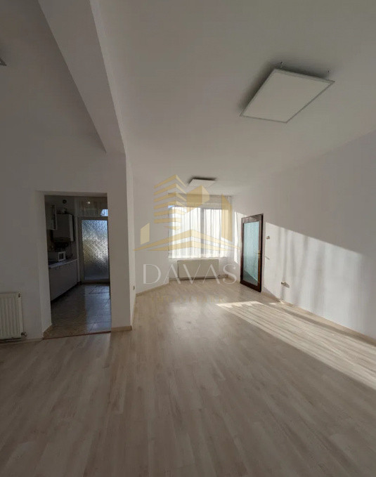 Apartament 3 camere semidecomandat + Parcare | Marasti