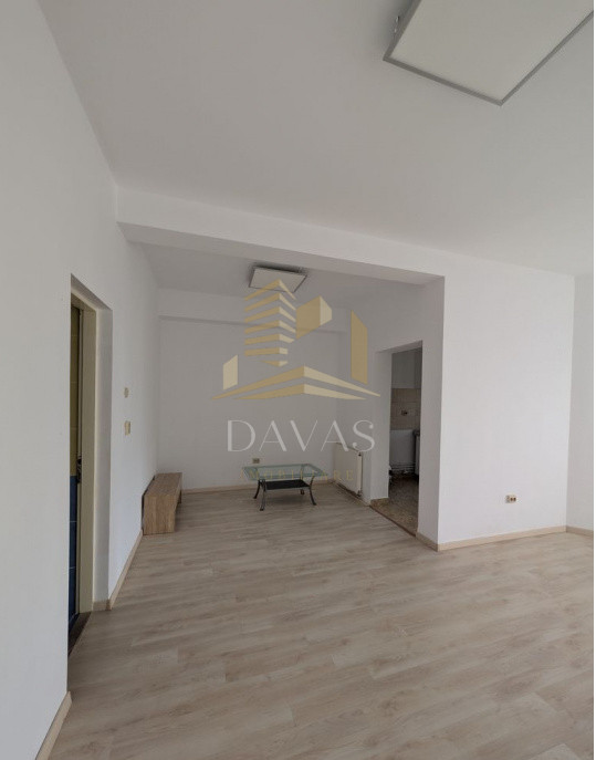 Apartament 3 camere semidecomandat + Parcare | Marasti