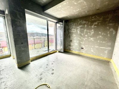 Apartament 3 camere semidecomandat | Baciu | Se preda finisat premium