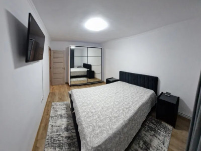 Apartament cu 3 camere | Renovat complet | zona centrala