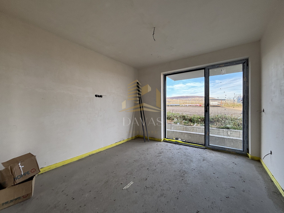 Apartament de 3 camere semidecomandat | Bloc nou Baciu 