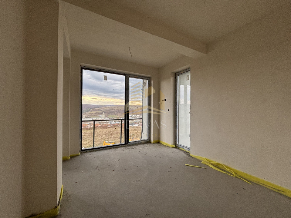 Apartament de 3 camere semidecomandat | Bloc nou Baciu 