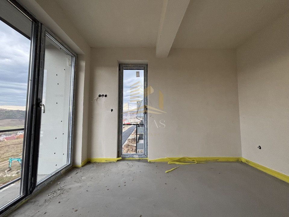 Apartament de 3 camere semidecomandat | Bloc nou Baciu 