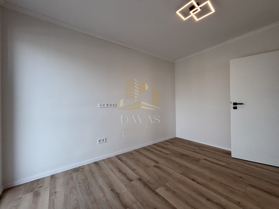 Apartament de 3 camere semidecomandat | Florești 
