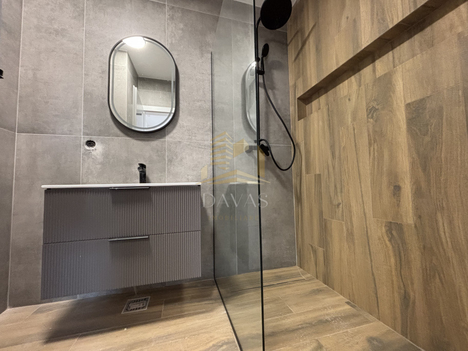 Apartament de 3 camere semidecomandat | Florești 