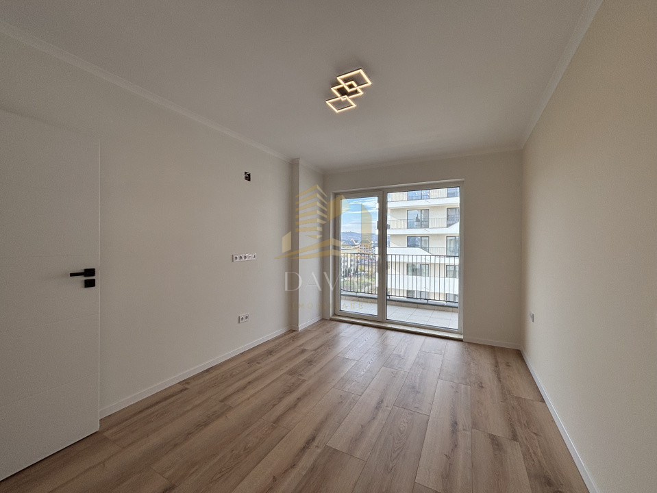 Apartament de 3 camere semidecomandat | Florești 