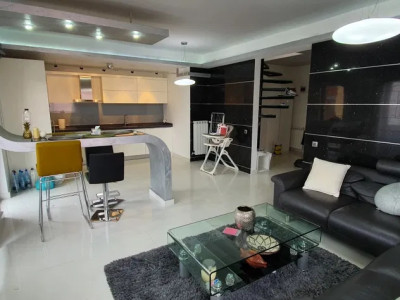 Penthouse de inchiriat 65mp tearsa +2 locuri de parcare 