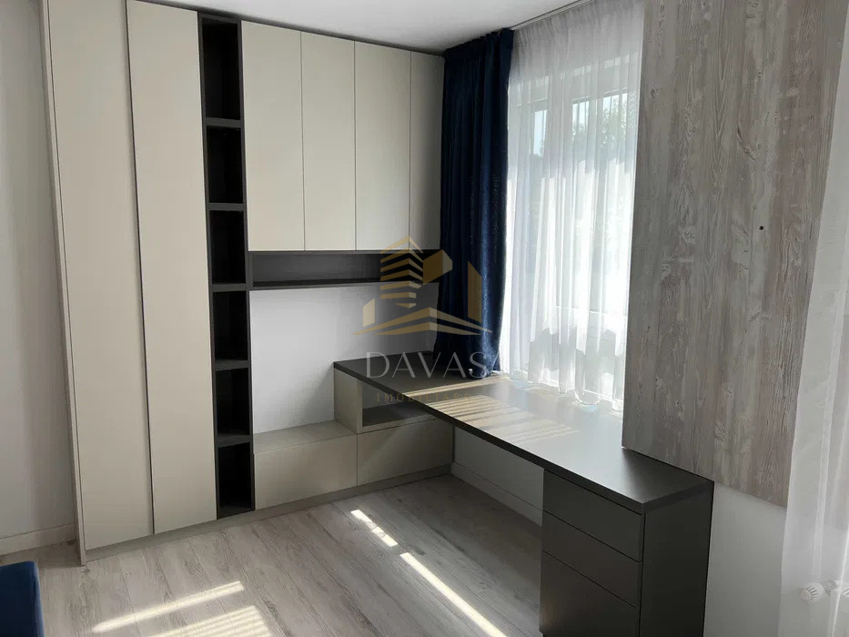 Apartament 3 camere de închiriat | UMF | Parcare inclusa | Etaj intermediar