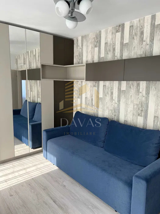 Apartament 3 camere de închiriat | UMF | Parcare inclusa | Etaj intermediar