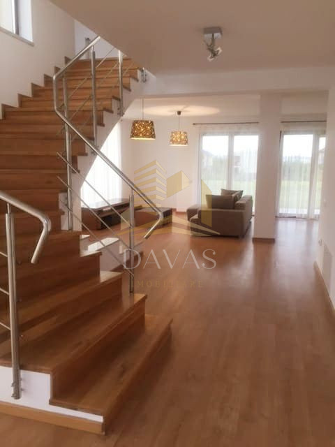 Casa de inchiriat | Borhanci |  Teren generos - 1500 mp 