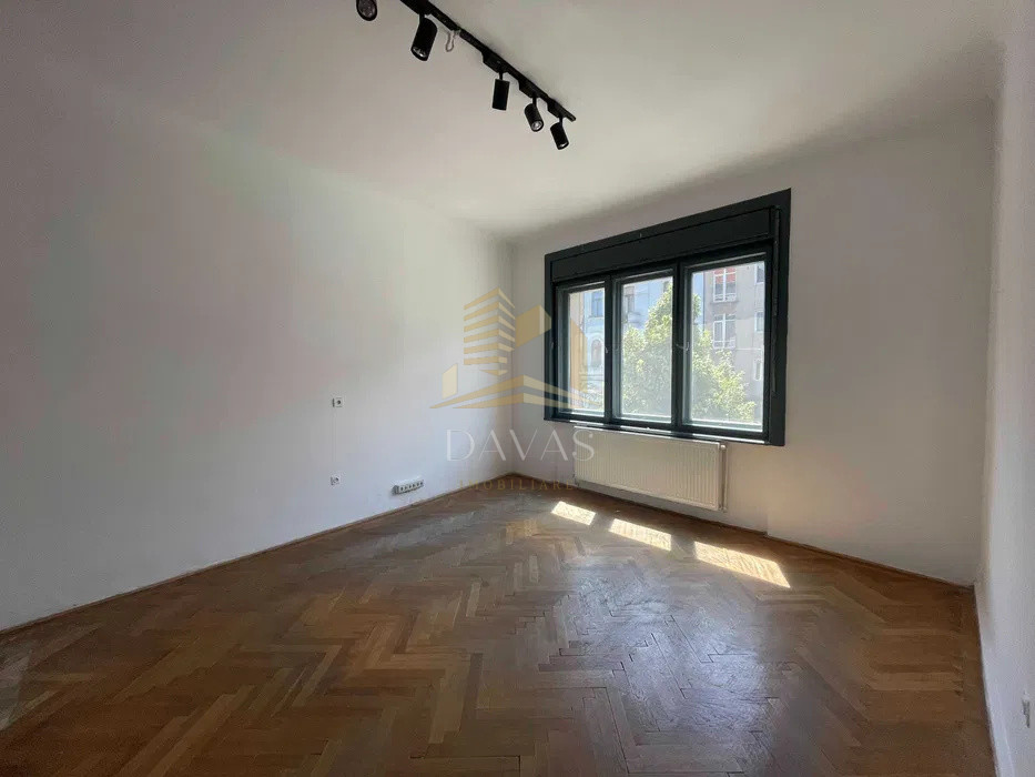 Apartament 4 camere semidecomandat | Eroilor | Centru
