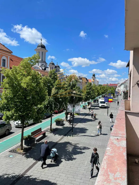 Apartament 4 camere semidecomandat | Eroilor | Centru