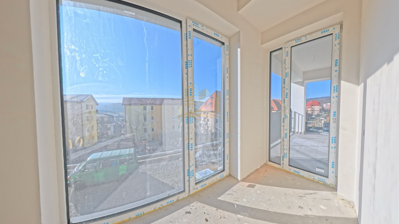 Apartament în bloc Nou de 3 camere - Parcare | Baciu 