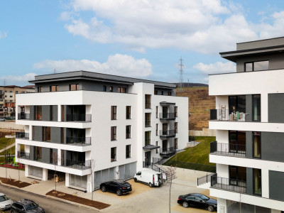 Apartament în bloc Nou de 3 camere - Parcare | Baciu 