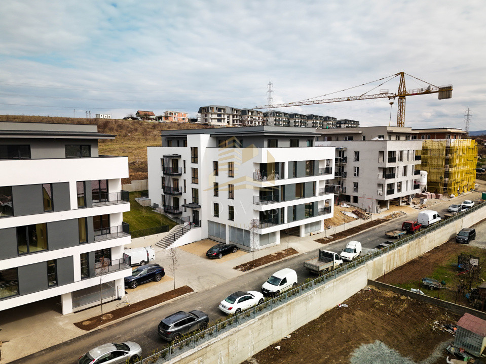 Apartament în bloc Nou de 4 camere - Parcare | Baciu 