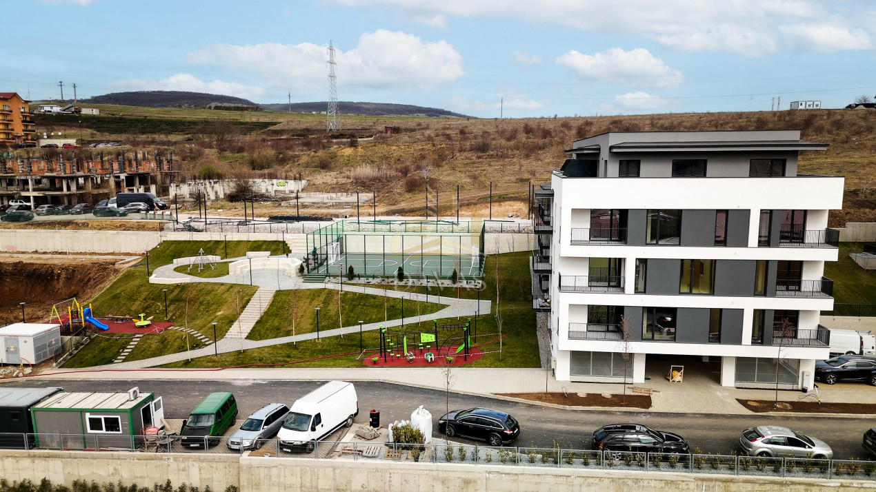 Apartament în bloc Nou de 4 camere - Parcare | Baciu 