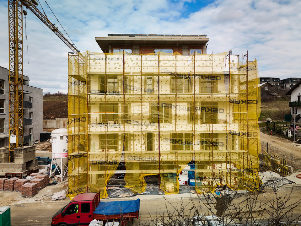 Apartament în bloc Nou de 4 camere - Parcare | Baciu 