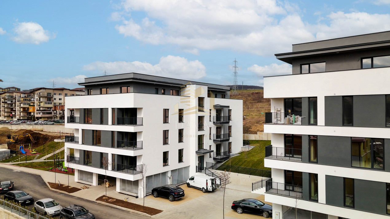 Apartament în bloc Nou de 4 camere - Parcare | Baciu 