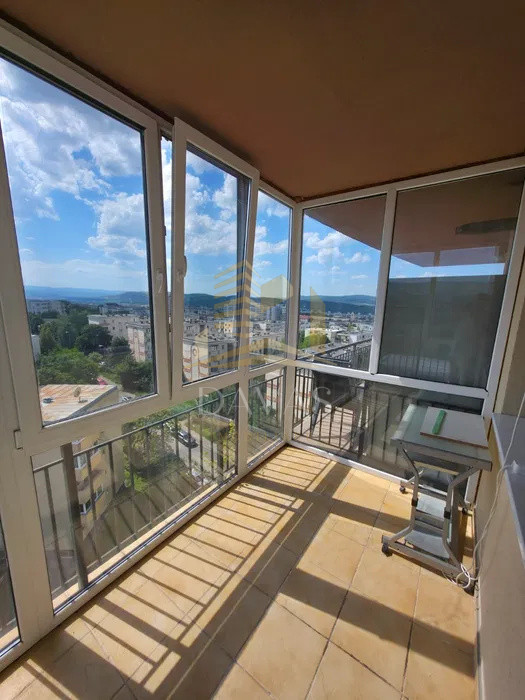 Apartament 3 camere semidecomandat |2 parcări subterane incluse in preț |Zorilor