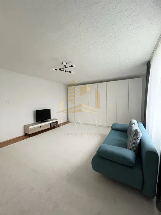 Casă individuală de închiriat  150 mp + 700 mp teren |Colonia Sopor|